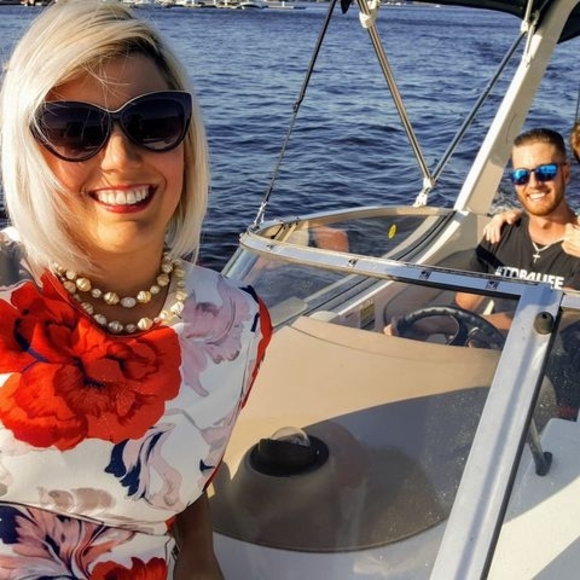 Meet your Posher, Jessica - Picture 1 of 1